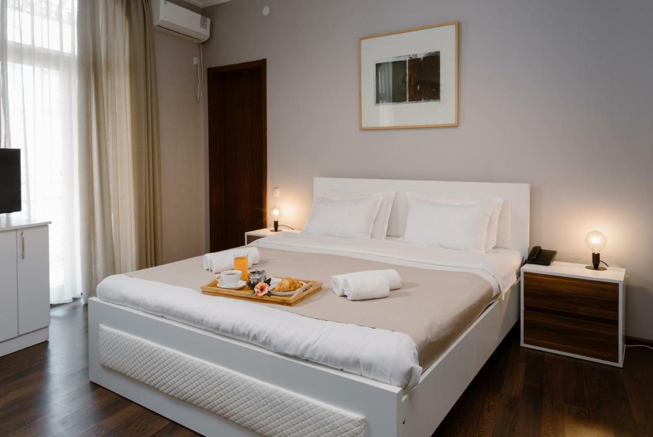 Point Hotel Tiflis Exterior foto