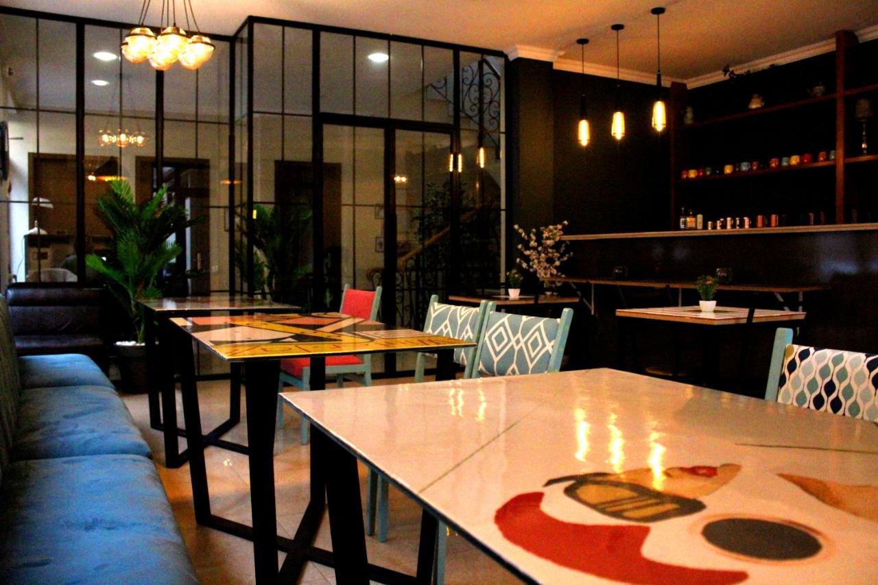 Point Hotel Tiflis Exterior foto